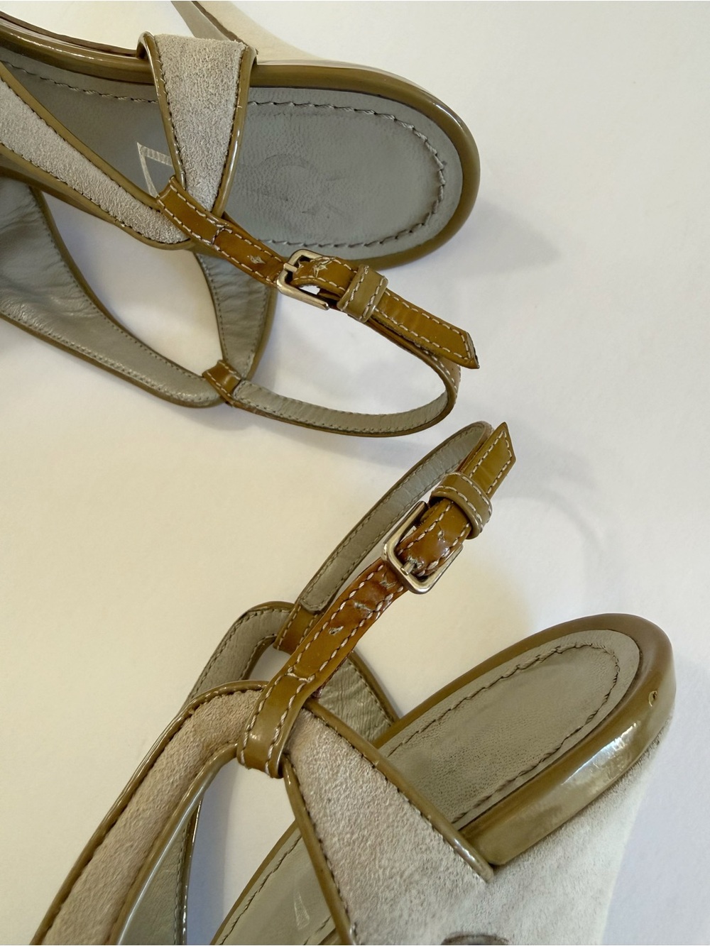 YSL YVES SAINT LAURENT GRAY SUEDE GREEN TRIM PLATFORM TRIBUTE SLINGBACK HEELS - Picture 8 of 13